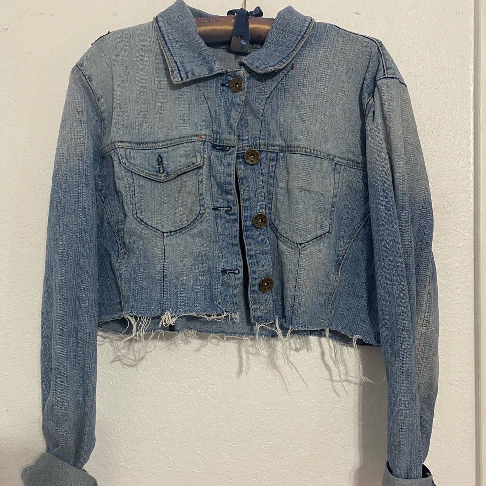 Cropped denim jacket
